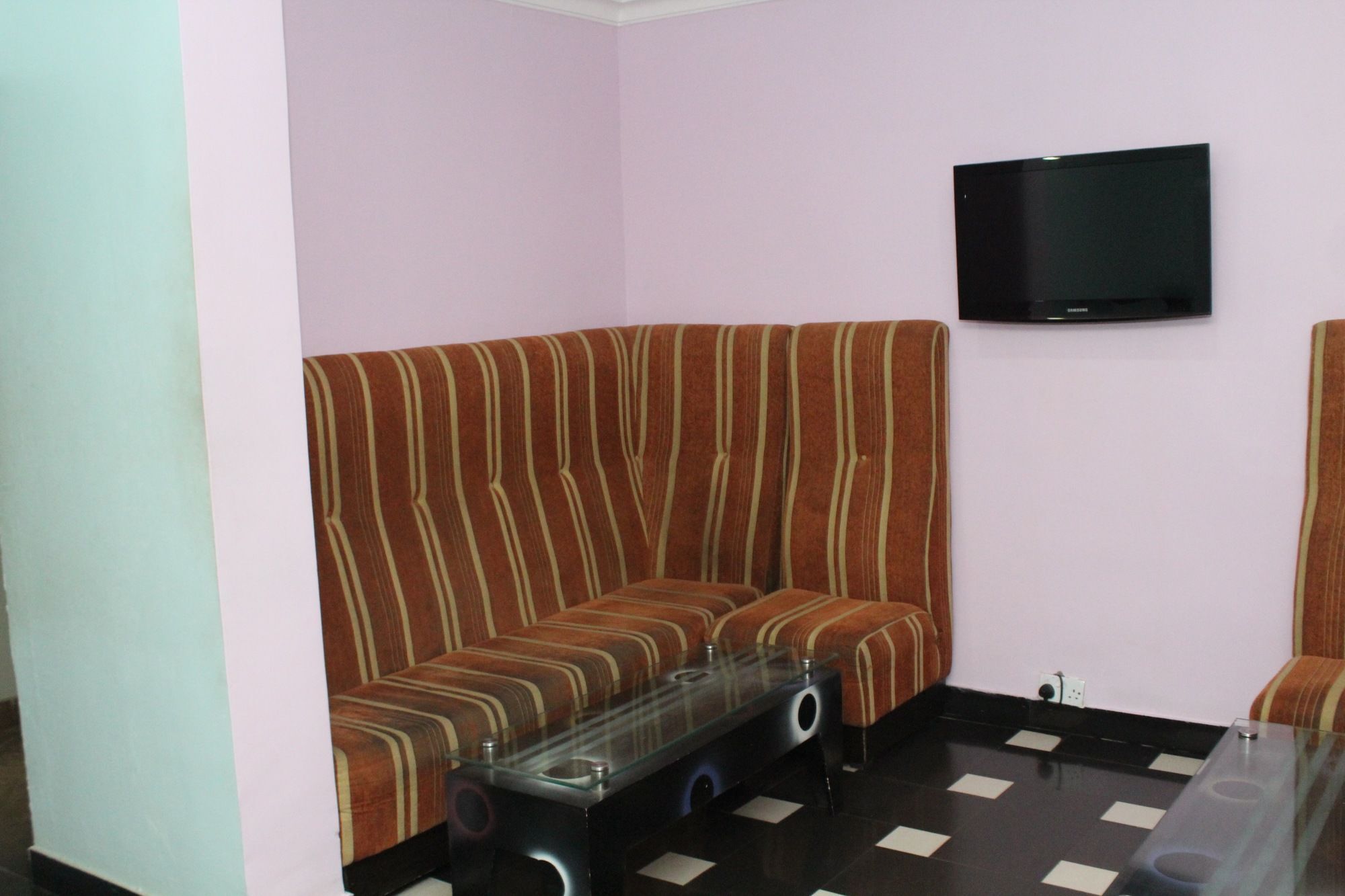 Bluespring Hotel Maryland 외부 사진